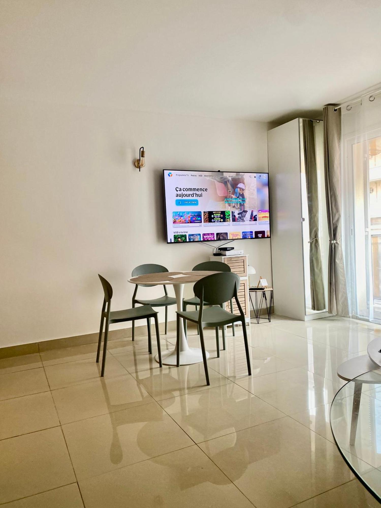 3 Pieces- Vieux Port- Terrasse - Parking Possible Lejlighed Cannes Eksteriør billede